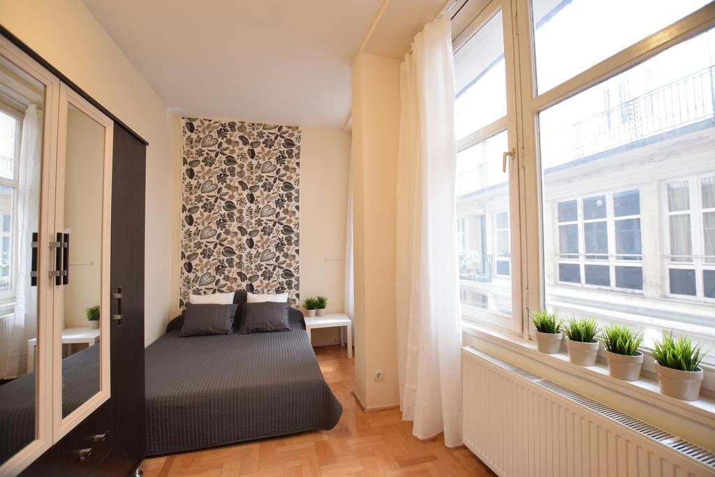 Budget Apartment By Hi5 - Feherhajo Budapest Exteriör bild
